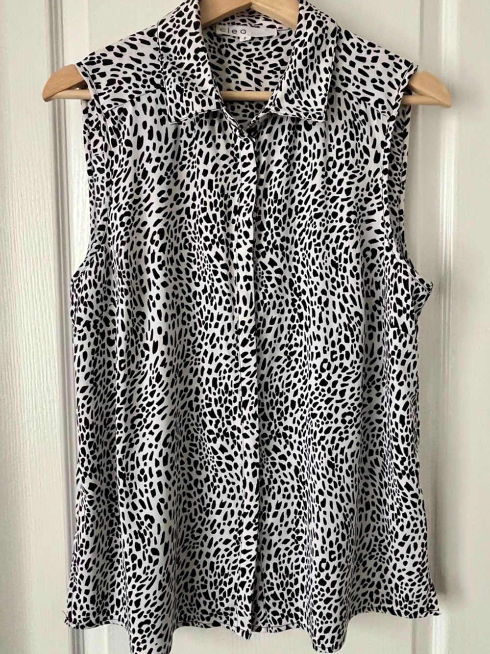 CLEO Black & White Print Sleeveless Blouse Medium - Picture 2 of 15